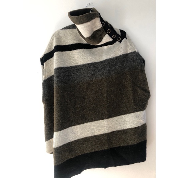 Anthro poncho - Picture 2 of 4